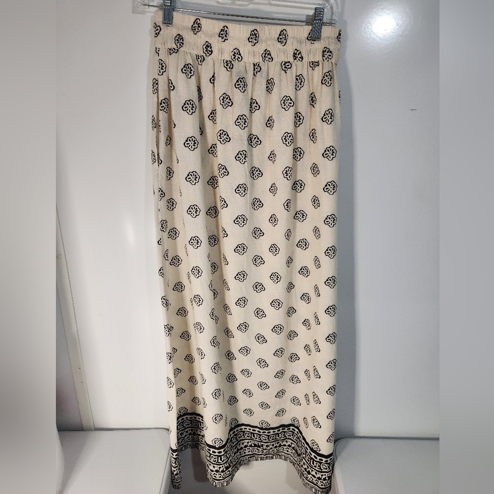 Vero Moda Cream Maxi Skirt with Black Print, NWT, Size Med - Picture 3 of 8